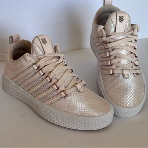 K-Swiss Women's Stylish Pale Pink Sneakers w/ Rose Gold String Loops Sz 7
